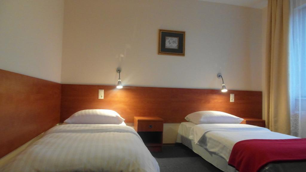 Hotel Julianow Warszawa Rum bild